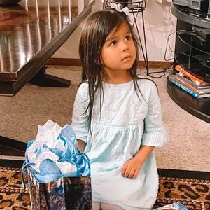 Meet your Posher, Yari